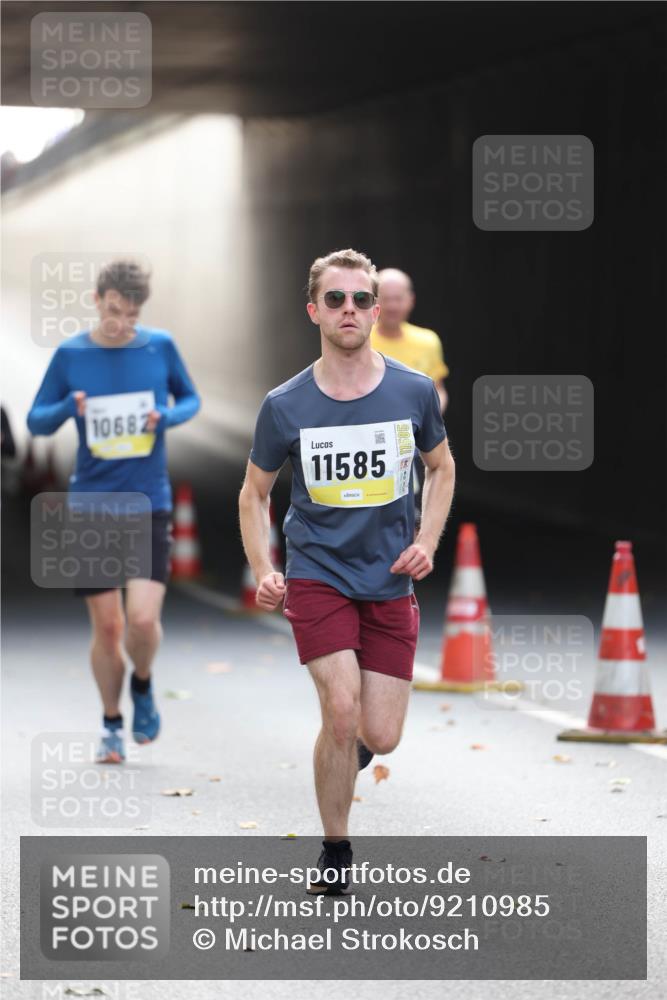 05.10.2025 - 20. swb-Marathon Bremen Michael Strokosch http://msf.ph/oto/9210985 05.10.2025 10:40:56 Laufen 10682, 11585 meine-sportfotos.de
