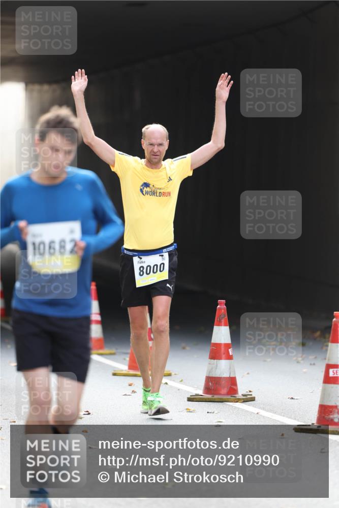 05.10.2025 - 20. swb-Marathon Bremen Michael Strokosch http://msf.ph/oto/9210990 05.10.2025 10:40:58 Laufen 10682, 8000 meine-sportfotos.de