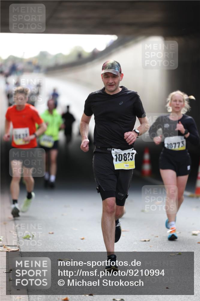 05.10.2025 - 20. swb-Marathon Bremen Michael Strokosch http://msf.ph/oto/9210994 05.10.2025 10:41:00 Laufen 4085, 108, 3, 20773 meine-sportfotos.de
