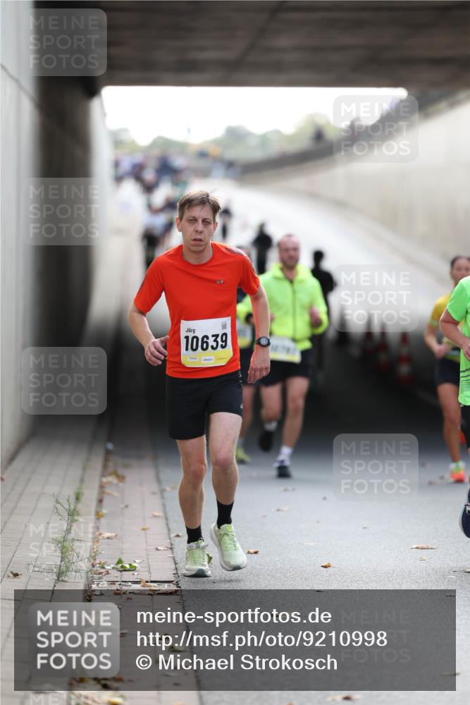 05.10.2025 - 20. swb-Marathon Bremen Michael Strokosch http://msf.ph/oto/9210998 05.10.2025 10:41:02 Laufen 10639, 02040 meine-sportfotos.de