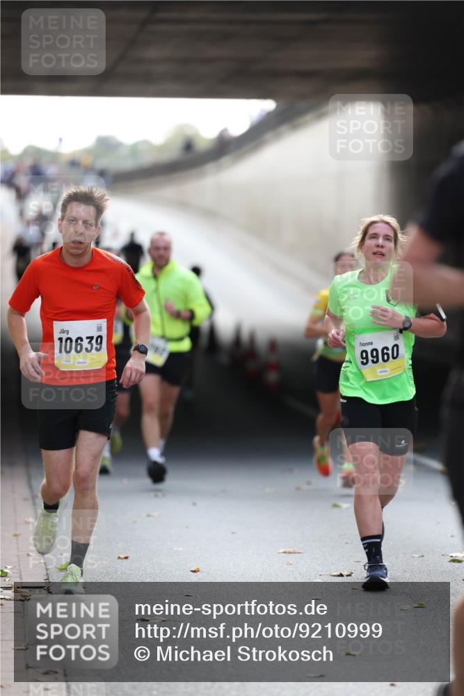05.10.2025 - 20. swb-Marathon Bremen Michael Strokosch http://msf.ph/oto/9210999 05.10.2025 10:41:02 Laufen 10639, 9960, 11 meine-sportfotos.de