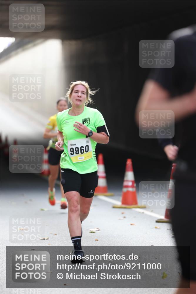 05.10.2025 - 20. swb-Marathon Bremen Michael Strokosch http://msf.ph/oto/9211000 05.10.2025 10:41:02 Laufen 9960 meine-sportfotos.de