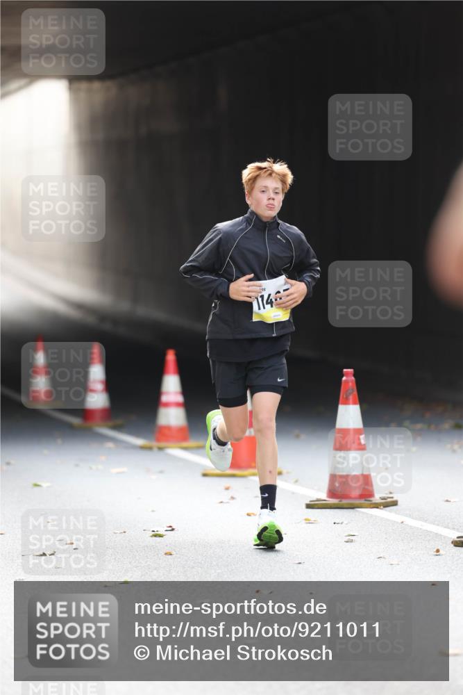 05.10.2025 - 20. swb-Marathon Bremen Michael Strokosch http://msf.ph/oto/9211011 05.10.2025 10:41:10 Laufen  meine-sportfotos.de
