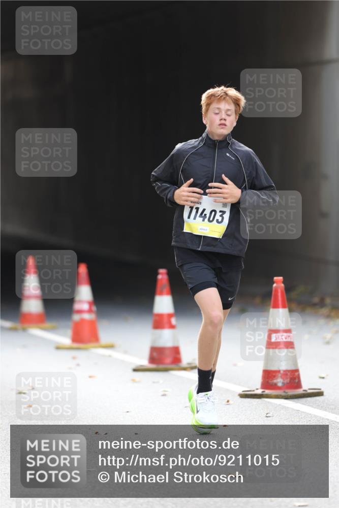 05.10.2025 - 20. swb-Marathon Bremen Michael Strokosch http://msf.ph/oto/9211015 05.10.2025 10:41:11 Laufen 11403 meine-sportfotos.de
