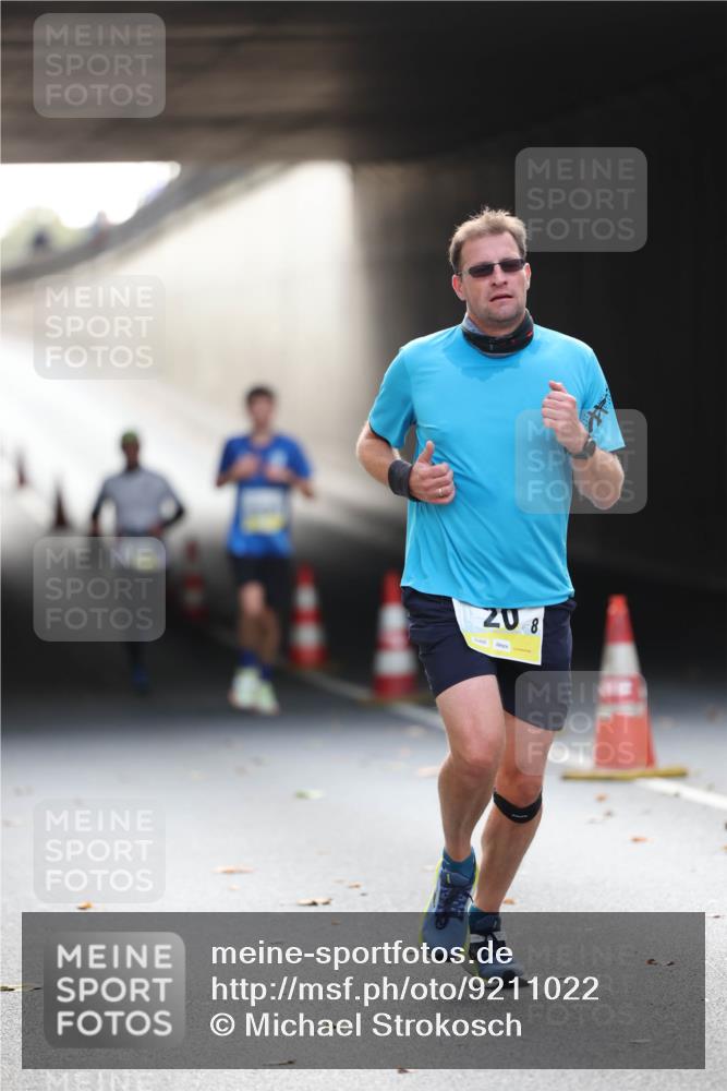 05.10.2025 - 20. swb-Marathon Bremen Michael Strokosch http://msf.ph/oto/9211022 05.10.2025 10:41:13 Laufen 208 meine-sportfotos.de