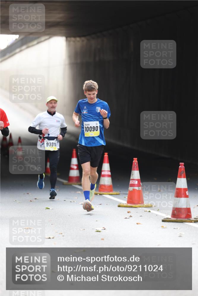 05.10.2025 - 20. swb-Marathon Bremen Michael Strokosch http://msf.ph/oto/9211024 05.10.2025 10:41:16 Laufen 9709, 10090 meine-sportfotos.de