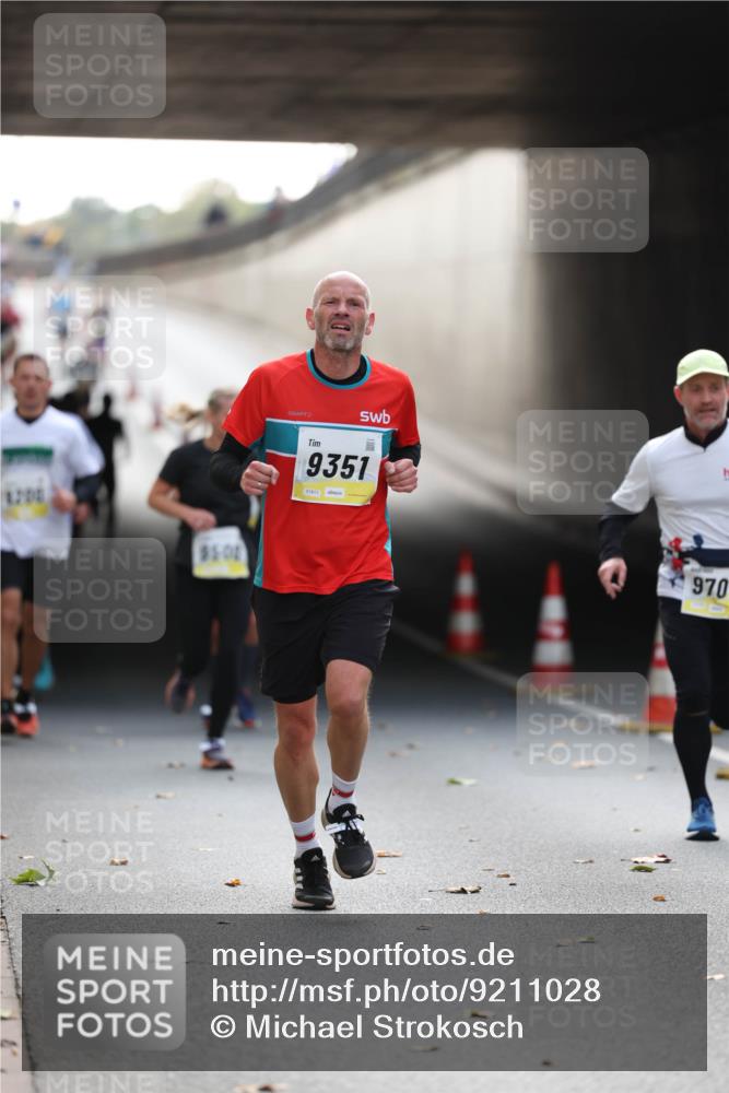 05.10.2025 - 20. swb-Marathon Bremen Michael Strokosch http://msf.ph/oto/9211028 05.10.2025 10:41:18 Laufen 1200, 8500, 9351, 970 meine-sportfotos.de