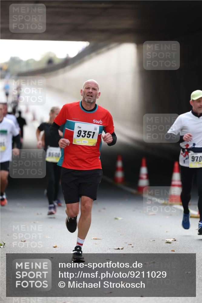 05.10.2025 - 20. swb-Marathon Bremen Michael Strokosch http://msf.ph/oto/9211029 05.10.2025 10:41:18 Laufen 91, 04, 9351, 01911, 970 meine-sportfotos.de