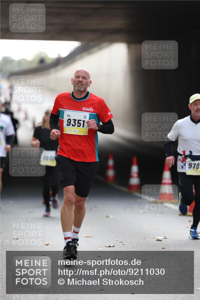 05.10.2025 - 20. swb-Marathon Bremen Michael Strokosch http://msf.ph/oto/9211030 05.10.2025 10:41:19 Laufen 9351, 01911, 970 meine-sportfotos.de