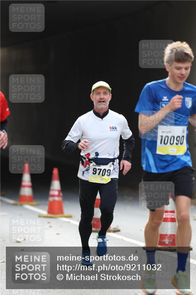05.10.2025 - 20. swb-Marathon Bremen Michael Strokosch http://msf.ph/oto/9211032 05.10.2025 10:41:20 Laufen 9709, 02155, 10090 meine-sportfotos.de