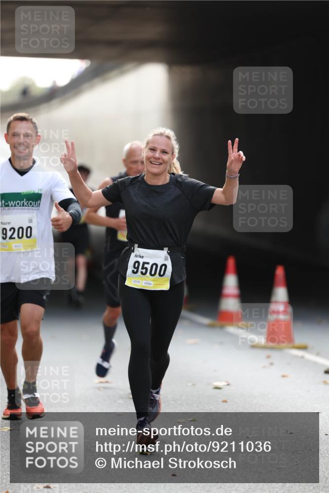 05.10.2025 - 20. swb-Marathon Bremen Michael Strokosch http://msf.ph/oto/9211036 05.10.2025 10:41:22 Laufen 9200, 9500, 02193 meine-sportfotos.de