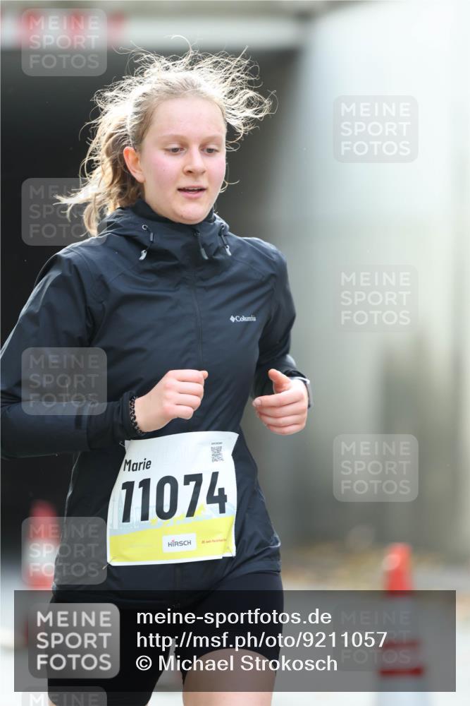 05.10.2025 - 20. swb-Marathon Bremen Michael Strokosch http://msf.ph/oto/9211057 05.10.2025 10:41:31 Laufen 11074 meine-sportfotos.de