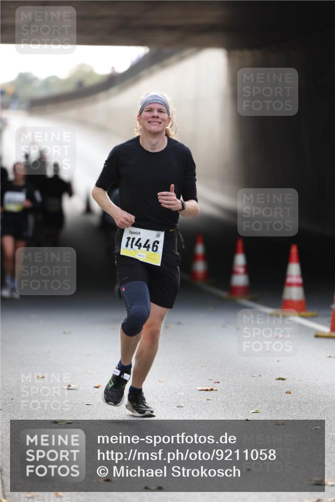 05.10.2025 - 20. swb-Marathon Bremen Michael Strokosch http://msf.ph/oto/9211058 05.10.2025 10:41:34 Laufen 11446 meine-sportfotos.de