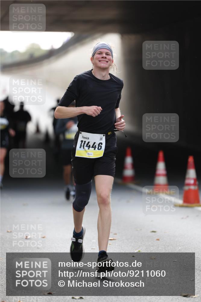 05.10.2025 - 20. swb-Marathon Bremen Michael Strokosch http://msf.ph/oto/9211060 05.10.2025 10:41:34 Laufen 11446 meine-sportfotos.de