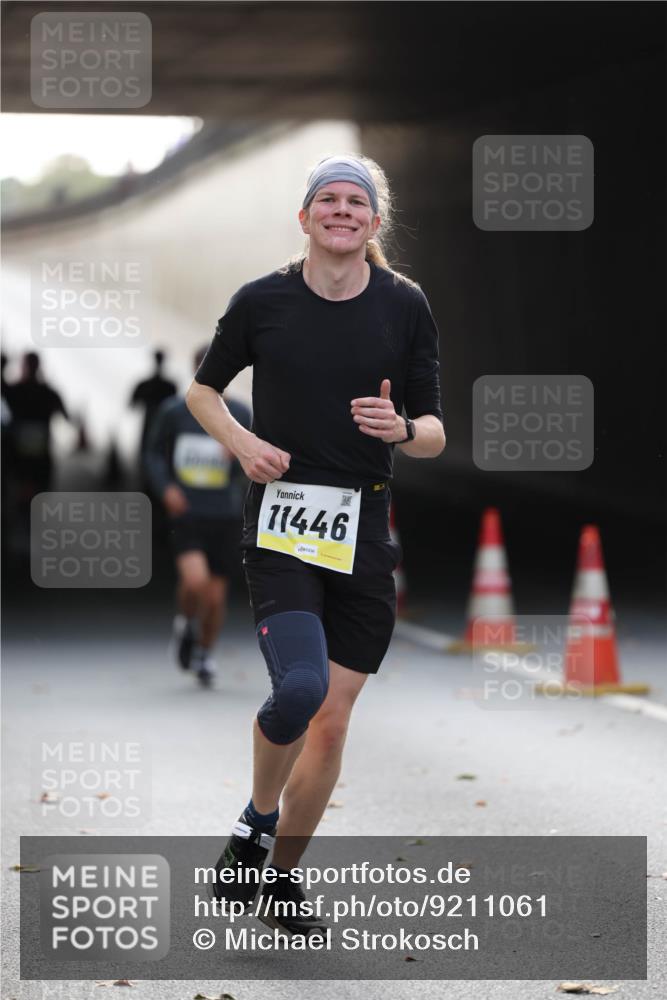 05.10.2025 - 20. swb-Marathon Bremen Michael Strokosch http://msf.ph/oto/9211061 05.10.2025 10:41:34 Laufen 11446 meine-sportfotos.de