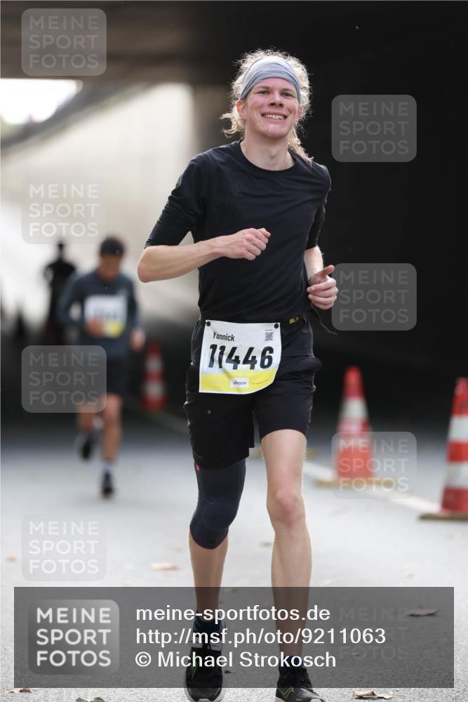 05.10.2025 - 20. swb-Marathon Bremen Michael Strokosch http://msf.ph/oto/9211063 05.10.2025 10:41:35 Laufen 11446 meine-sportfotos.de
