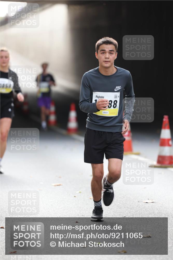 05.10.2025 - 20. swb-Marathon Bremen Michael Strokosch http://msf.ph/oto/9211065 05.10.2025 10:41:38 Laufen 88 meine-sportfotos.de