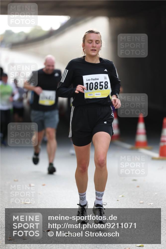 05.10.2025 - 20. swb-Marathon Bremen Michael Strokosch http://msf.ph/oto/9211071 05.10.2025 10:41:40 Laufen 10858, 02678, 1 meine-sportfotos.de