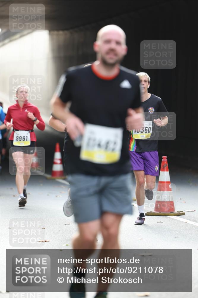 05.10.2025 - 20. swb-Marathon Bremen Michael Strokosch http://msf.ph/oto/9211078 05.10.2025 10:41:43 Laufen 9961, 11442, 10350 meine-sportfotos.de