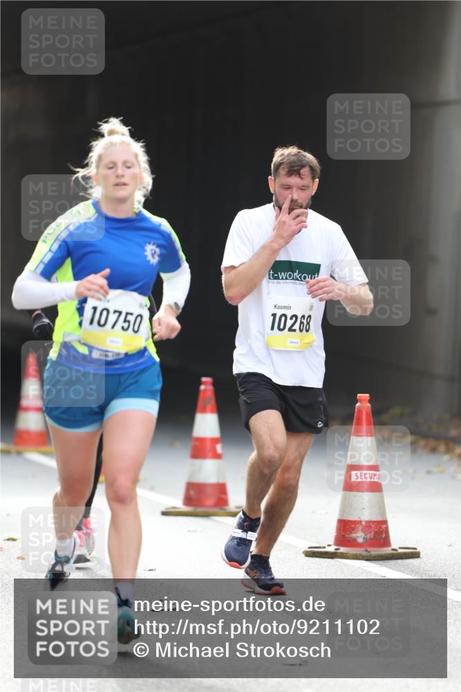 05.10.2025 - 20. swb-Marathon Bremen Michael Strokosch http://msf.ph/oto/9211102 05.10.2025 10:41:55 Laufen 10750, 10268 meine-sportfotos.de