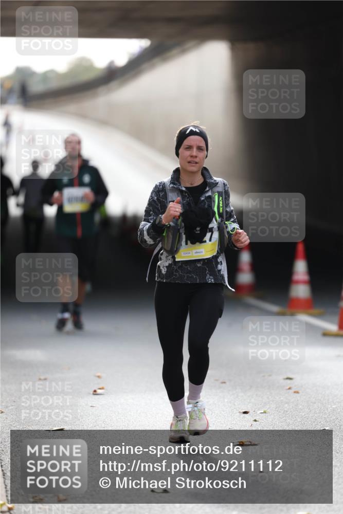 05.10.2025 - 20. swb-Marathon Bremen Michael Strokosch http://msf.ph/oto/9211112 05.10.2025 10:42:01 Laufen 02434 meine-sportfotos.de