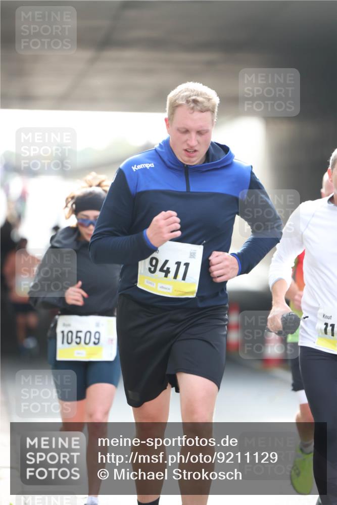05.10.2025 - 20. swb-Marathon Bremen Michael Strokosch http://msf.ph/oto/9211129 05.10.2025 10:42:10 Laufen 10509, 9411, 02453, 71 meine-sportfotos.de