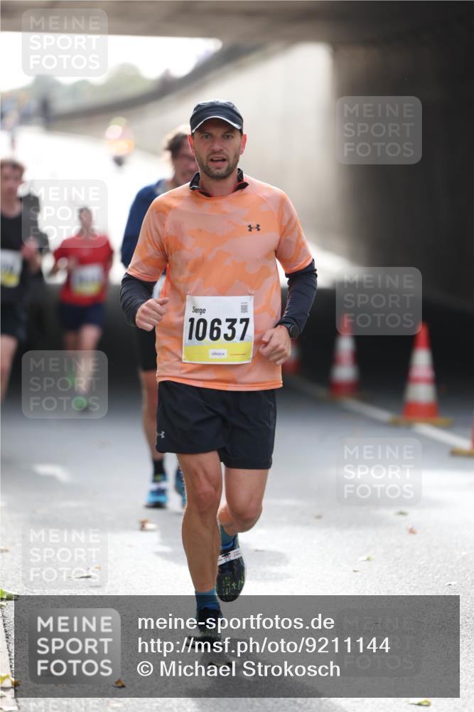 05.10.2025 - 20. swb-Marathon Bremen Michael Strokosch http://msf.ph/oto/9211144 05.10.2025 10:42:18 Laufen 10637 meine-sportfotos.de