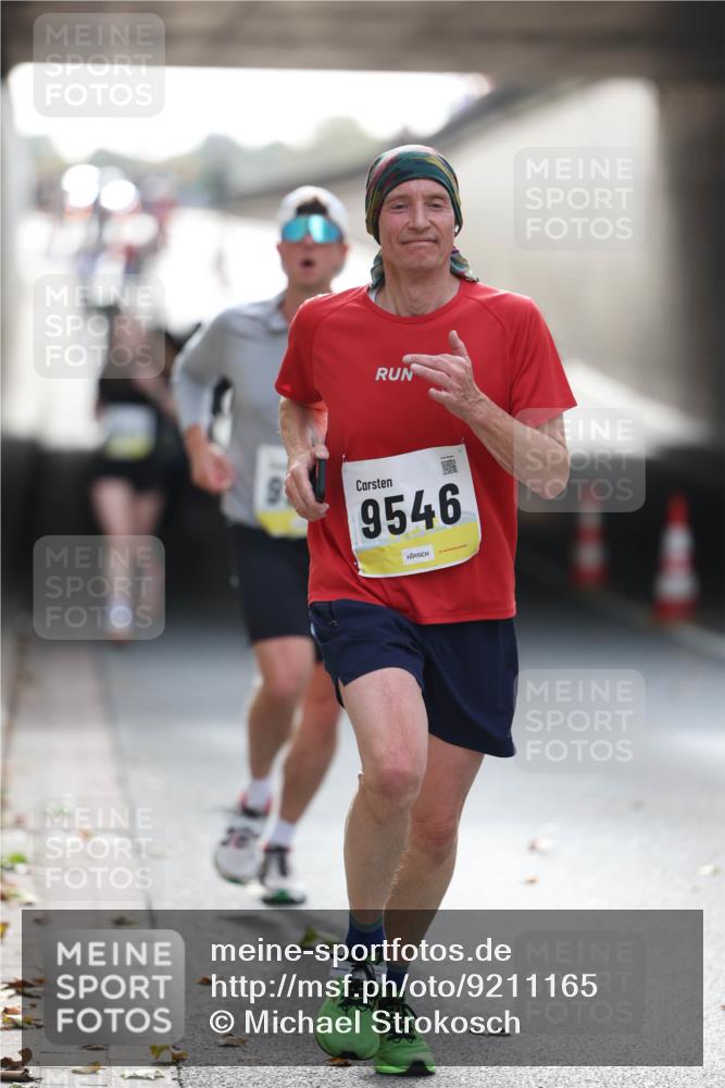 05.10.2025 - 20. swb-Marathon Bremen Michael Strokosch http://msf.ph/oto/9211165 05.10.2025 10:42:24 Laufen 28, 9546 meine-sportfotos.de