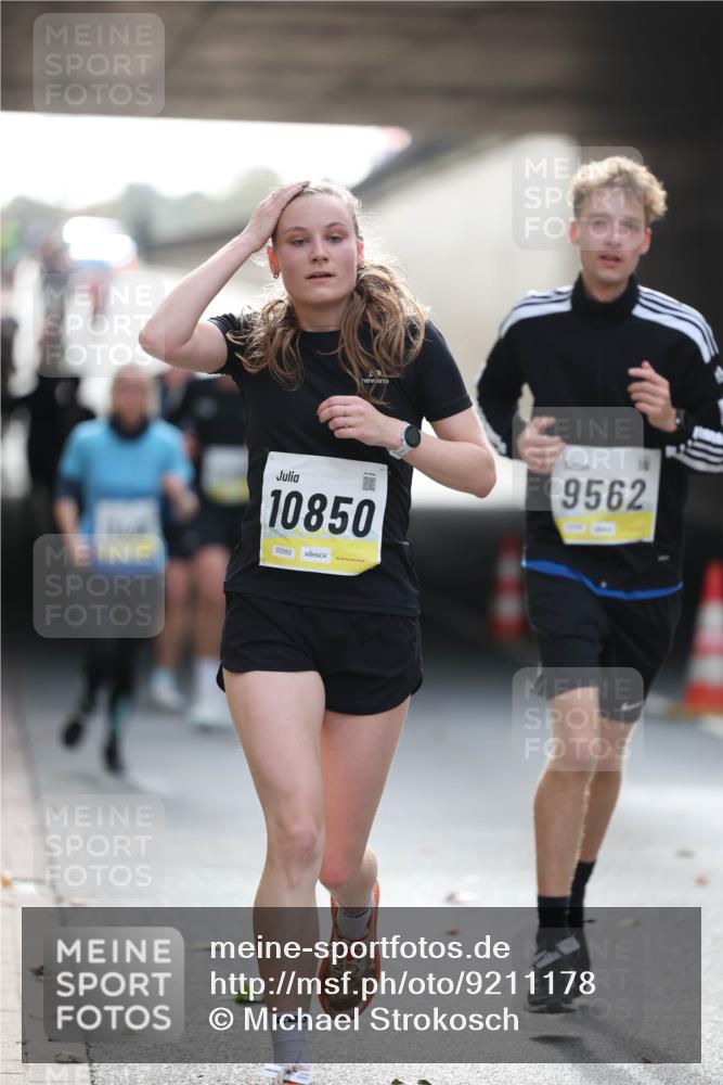 05.10.2025 - 20. swb-Marathon Bremen Michael Strokosch http://msf.ph/oto/9211178 05.10.2025 10:42:31 Laufen 10850, 02550, 9562 meine-sportfotos.de