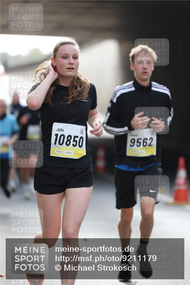 05.10.2025 - 20. swb-Marathon Bremen Michael Strokosch http://msf.ph/oto/9211179 05.10.2025 10:42:31 Laufen 10850, 02550, 9562 meine-sportfotos.de