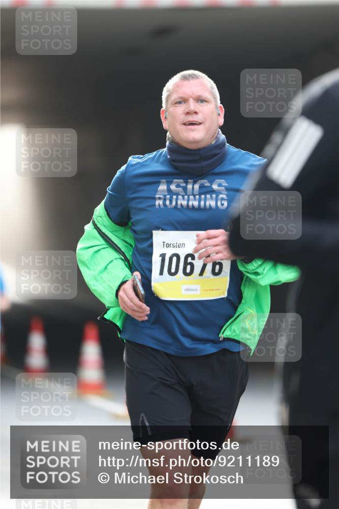 05.10.2025 - 20. swb-Marathon Bremen Michael Strokosch http://msf.ph/oto/9211189 05.10.2025 10:42:37 Laufen 10676 meine-sportfotos.de