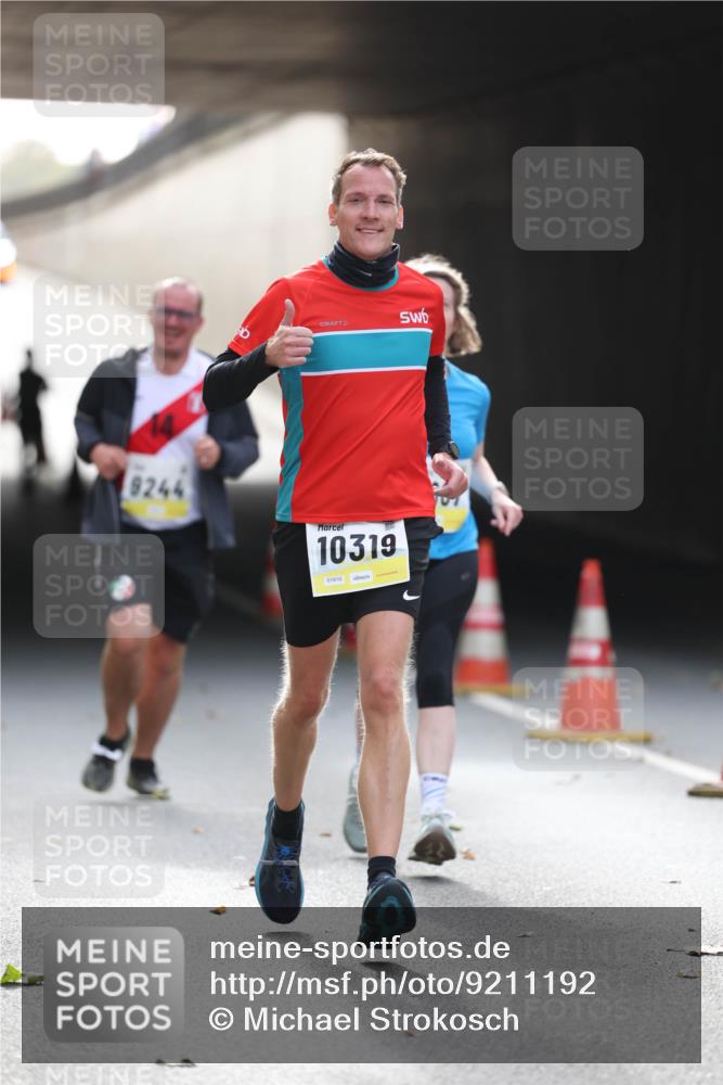 05.10.2025 - 20. swb-Marathon Bremen Michael Strokosch http://msf.ph/oto/9211192 05.10.2025 10:42:39 Laufen 8244, 10319, 01910 meine-sportfotos.de