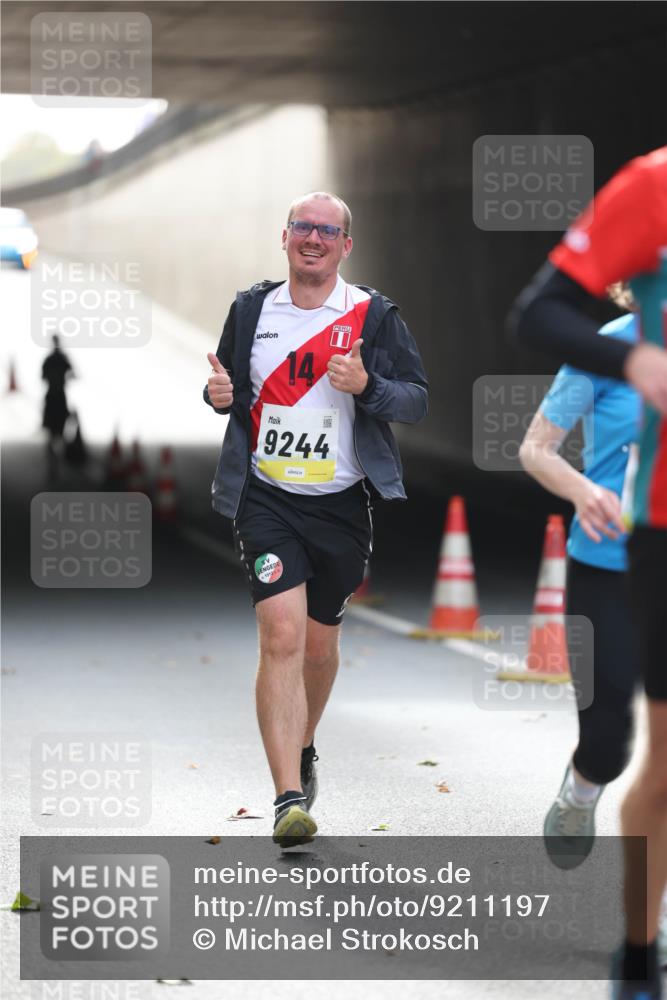 05.10.2025 - 20. swb-Marathon Bremen Michael Strokosch http://msf.ph/oto/9211197 05.10.2025 10:42:40 Laufen 14, 9244 meine-sportfotos.de