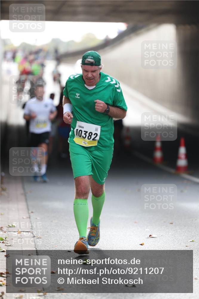 05.10.2025 - 20. swb-Marathon Bremen Michael Strokosch http://msf.ph/oto/9211207 05.10.2025 10:42:44 Laufen 10382 meine-sportfotos.de