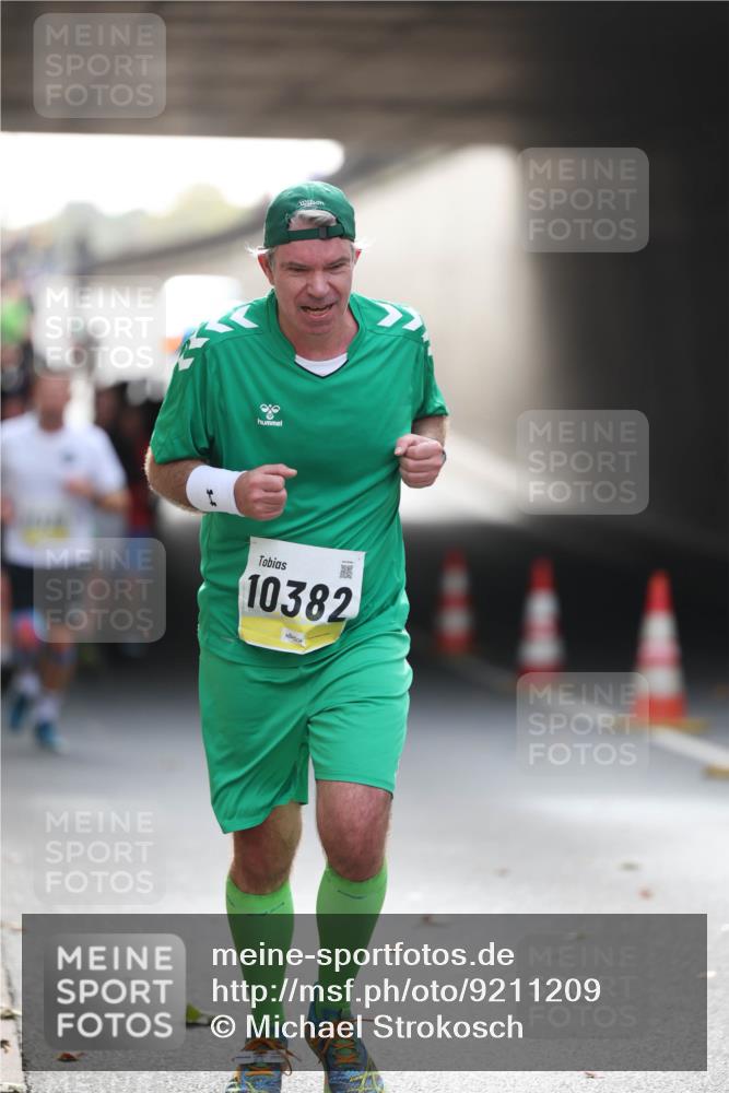 05.10.2025 - 20. swb-Marathon Bremen Michael Strokosch http://msf.ph/oto/9211209 05.10.2025 10:42:45 Laufen 10382 meine-sportfotos.de