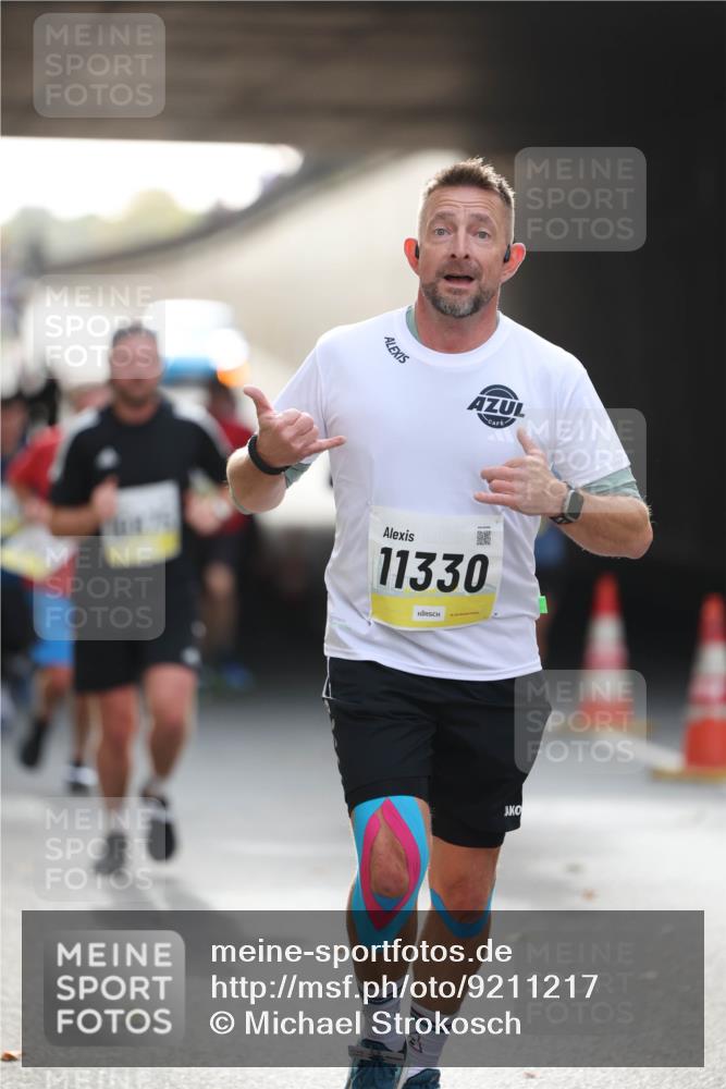 05.10.2025 - 20. swb-Marathon Bremen Michael Strokosch http://msf.ph/oto/9211217 05.10.2025 10:42:50 Laufen 11330 meine-sportfotos.de