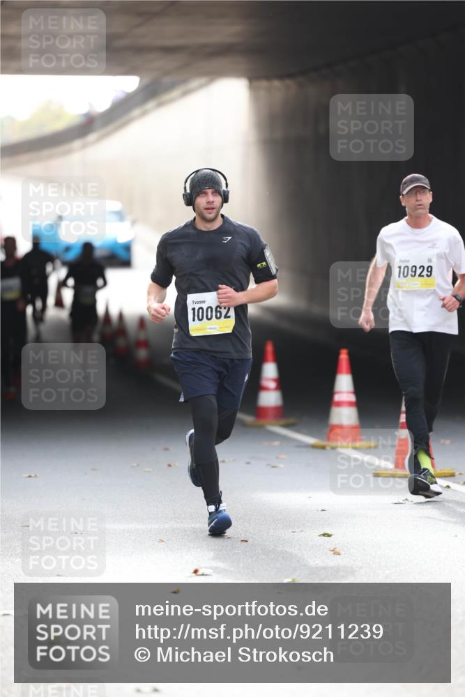 05.10.2025 - 20. swb-Marathon Bremen Michael Strokosch http://msf.ph/oto/9211239 05.10.2025 10:42:58 Laufen 10062, 7, 10929 meine-sportfotos.de