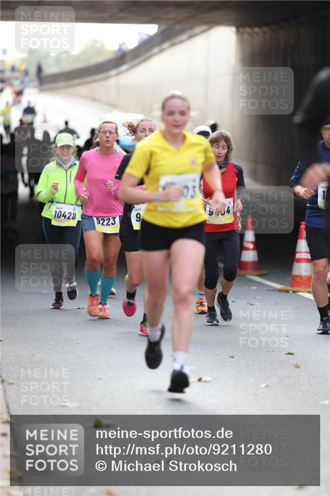 05.10.2025 - 20. swb-Marathon Bremen Michael Strokosch http://msf.ph/oto/9211280 05.10.2025 10:43:18 Laufen 10428, 9223, 9, 03, 9404, 1 meine-sportfotos.de