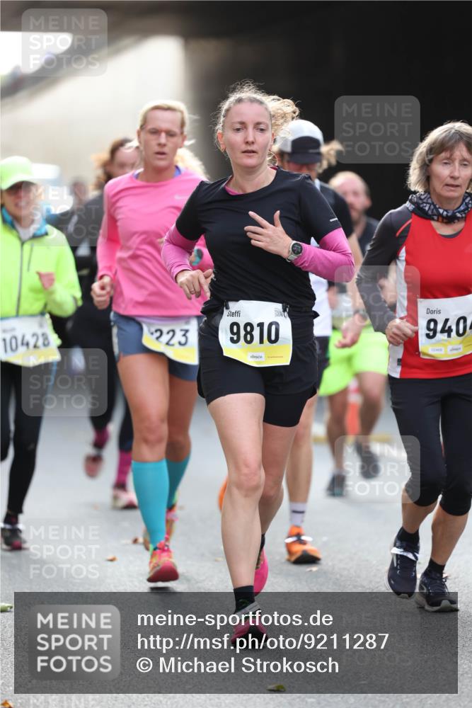 05.10.2025 - 20. swb-Marathon Bremen Michael Strokosch http://msf.ph/oto/9211287 05.10.2025 10:43:21 Laufen 10428, 223, 9810, 940, 02468 meine-sportfotos.de