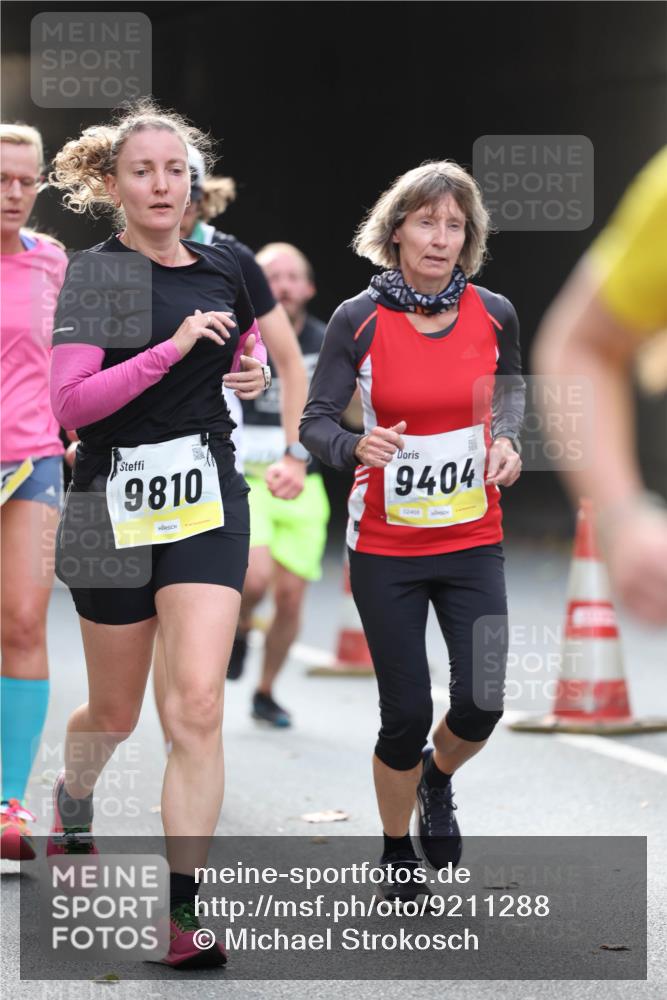 05.10.2025 - 20. swb-Marathon Bremen Michael Strokosch http://msf.ph/oto/9211288 05.10.2025 10:43:22 Laufen 9810, 9404, 02468 meine-sportfotos.de