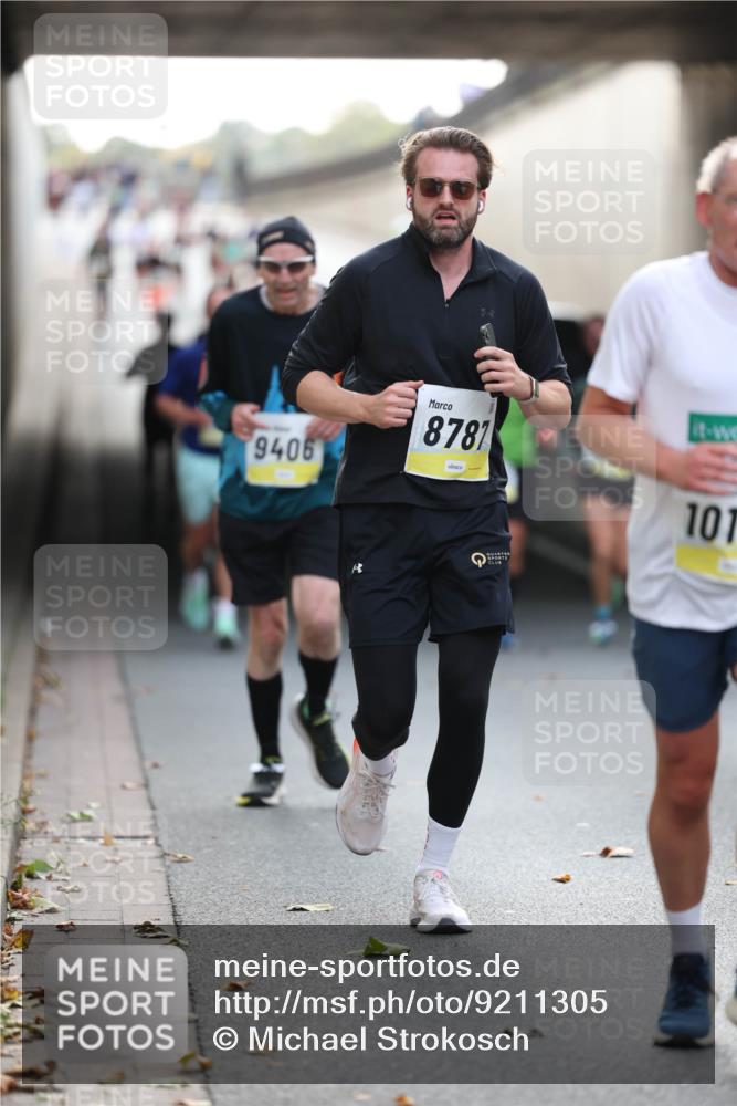 05.10.2025 - 20. swb-Marathon Bremen Michael Strokosch http://msf.ph/oto/9211305 05.10.2025 10:43:30 Laufen 8787, 9406, 101 meine-sportfotos.de