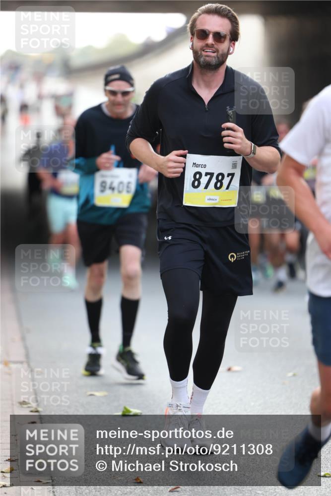 05.10.2025 - 20. swb-Marathon Bremen Michael Strokosch http://msf.ph/oto/9211308 05.10.2025 10:43:31 Laufen 9406, 8787 meine-sportfotos.de