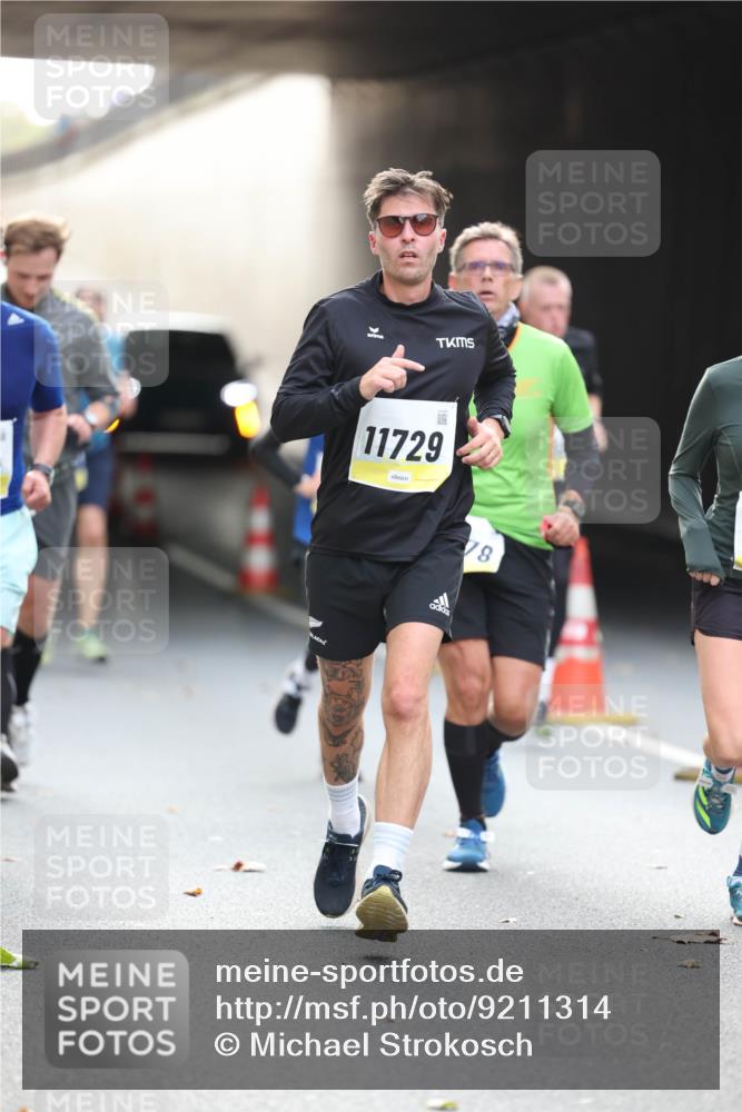 05.10.2025 - 20. swb-Marathon Bremen Michael Strokosch http://msf.ph/oto/9211314 05.10.2025 10:43:34 Laufen 11729, 78 meine-sportfotos.de