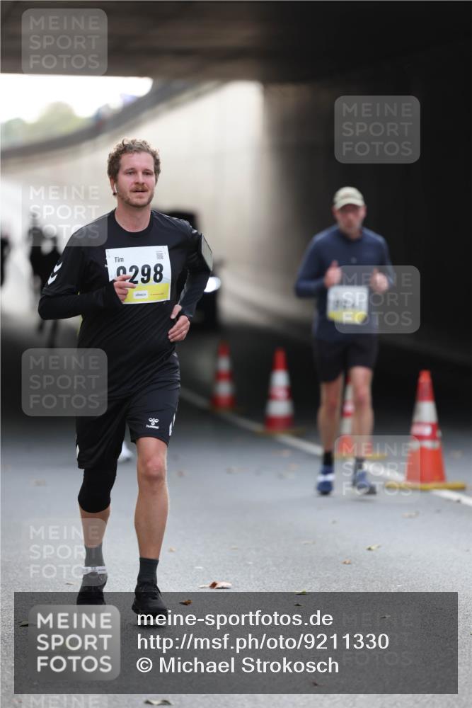 05.10.2025 - 20. swb-Marathon Bremen Michael Strokosch http://msf.ph/oto/9211330 05.10.2025 10:43:41 Laufen 298 meine-sportfotos.de