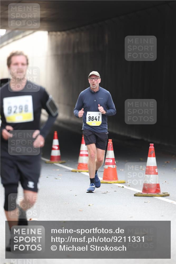 05.10.2025 - 20. swb-Marathon Bremen Michael Strokosch http://msf.ph/oto/9211331 05.10.2025 10:43:42 Laufen 9298, 9641 meine-sportfotos.de