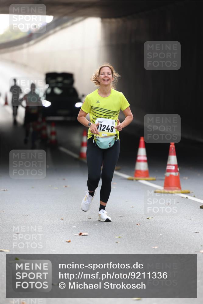 05.10.2025 - 20. swb-Marathon Bremen Michael Strokosch http://msf.ph/oto/9211336 05.10.2025 10:43:44 Laufen 1248 meine-sportfotos.de