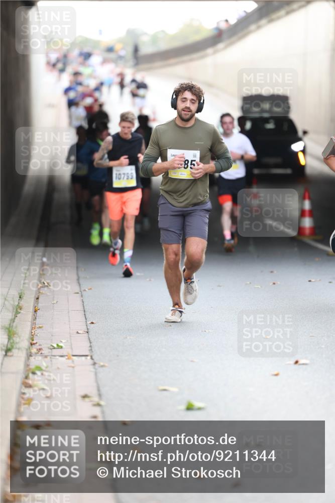 05.10.2025 - 20. swb-Marathon Bremen Michael Strokosch http://msf.ph/oto/9211344 05.10.2025 10:43:50 Laufen 85, 10799 meine-sportfotos.de