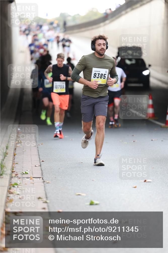 05.10.2025 - 20. swb-Marathon Bremen Michael Strokosch http://msf.ph/oto/9211345 05.10.2025 10:43:51 Laufen 10799, 9385 meine-sportfotos.de