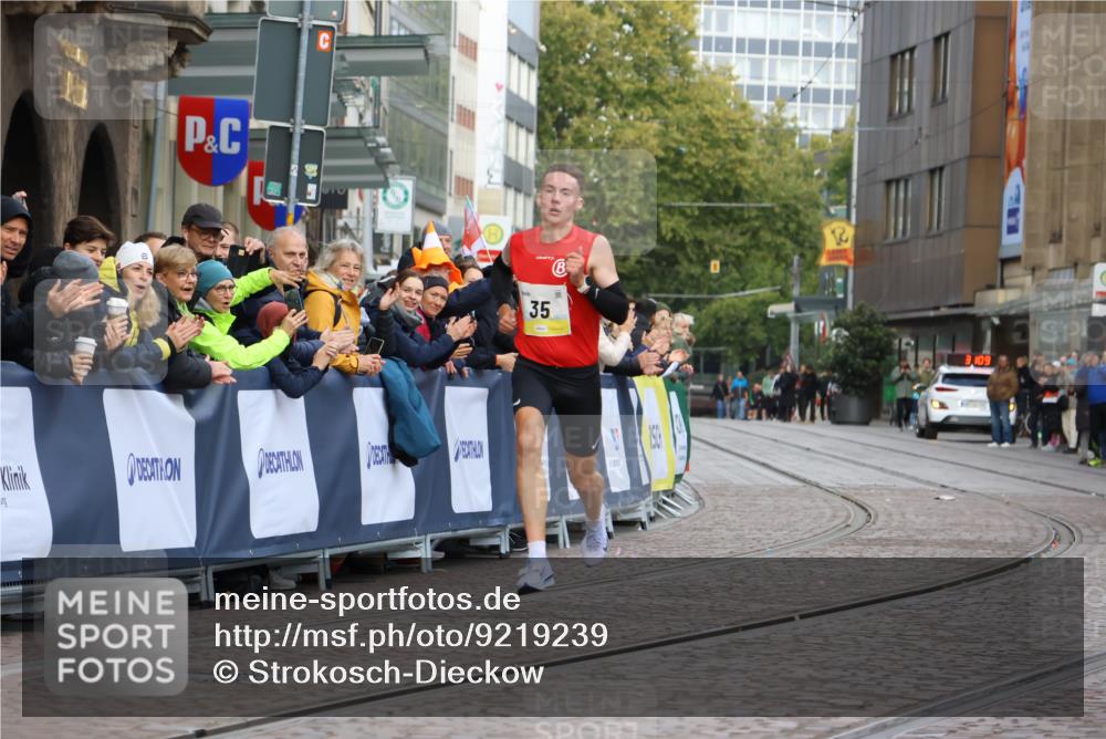 05.10.2025 - 20. swb-Marathon Bremen Strokosch-Dieckow http://msf.ph/oto/9219239 05.10.2025 10:27:05 Ziel 35 meine-sportfotos.de