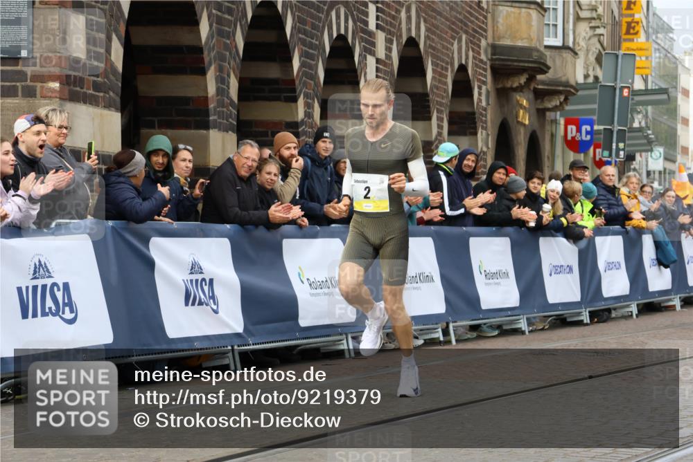 05.10.2025 - 20. swb-Marathon Bremen Strokosch-Dieckow http://msf.ph/oto/9219379 05.10.2025 10:28:32 Ziel 2 meine-sportfotos.de